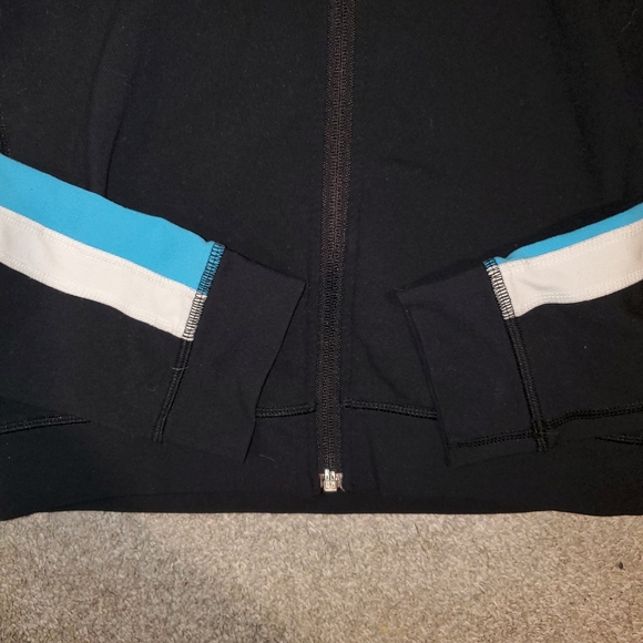 Lululemon Jacket - Picture 3 of 8